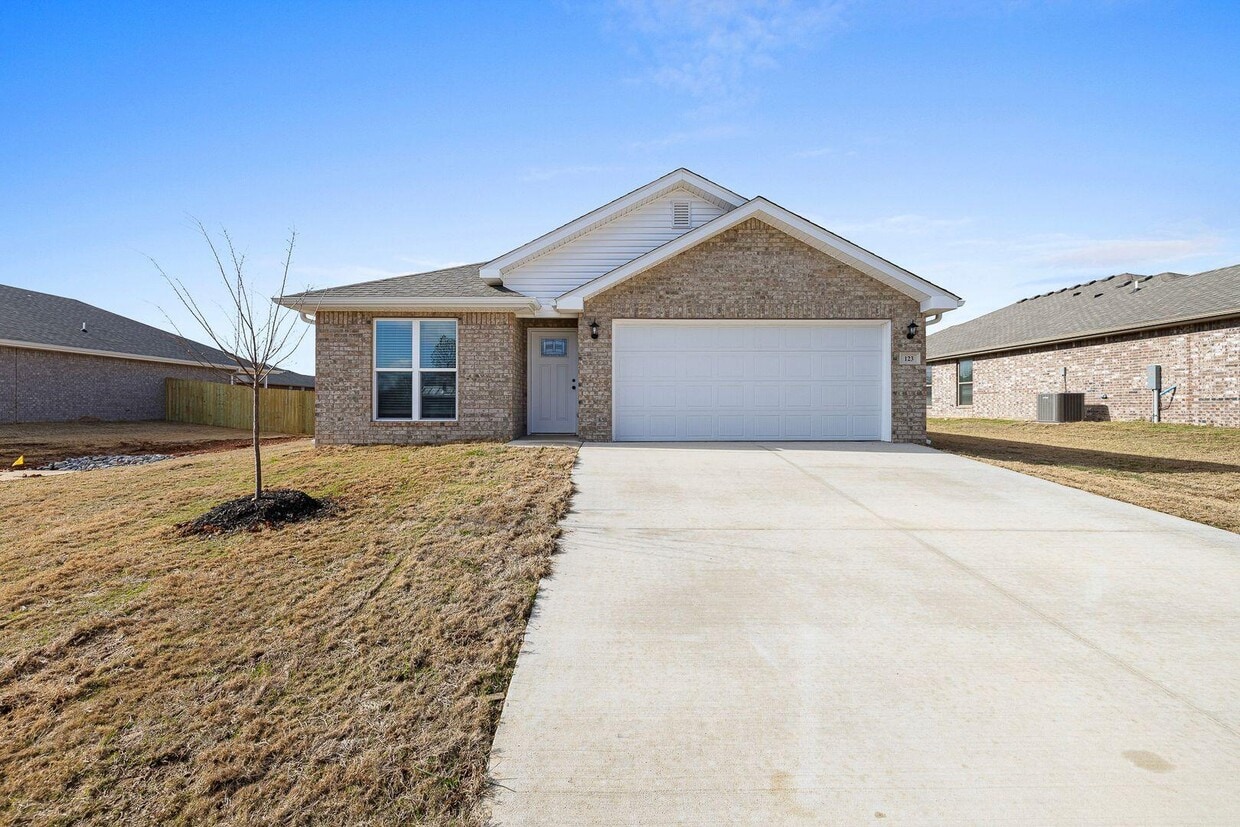 123 SW Vicki St, Gentry, AR 72734 House Rental in Gentry, AR