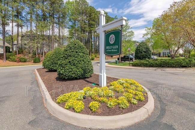 Building Photo - 4614 Twin Hickory Lake Dr