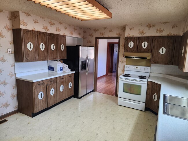 Foto del edificio - 6911 Hickory View Ln