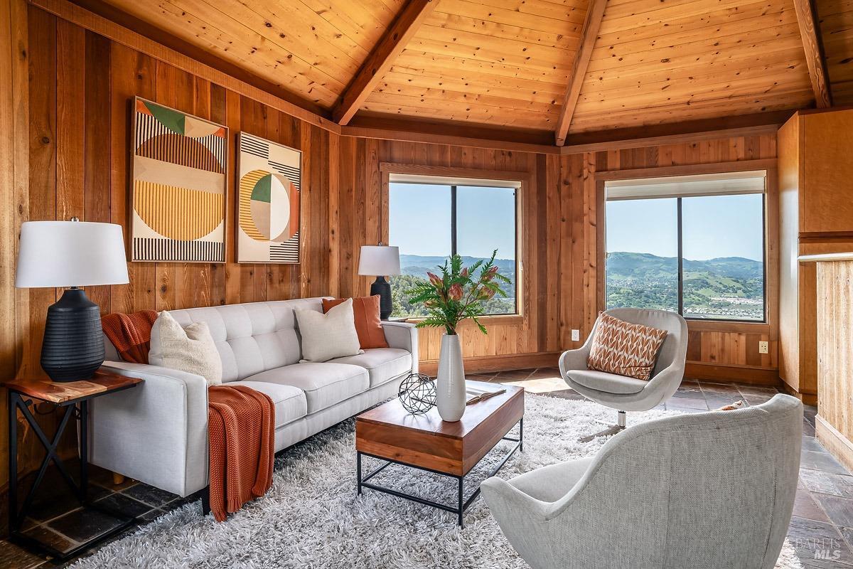 Foto principal - 1100 Bayhills Dr