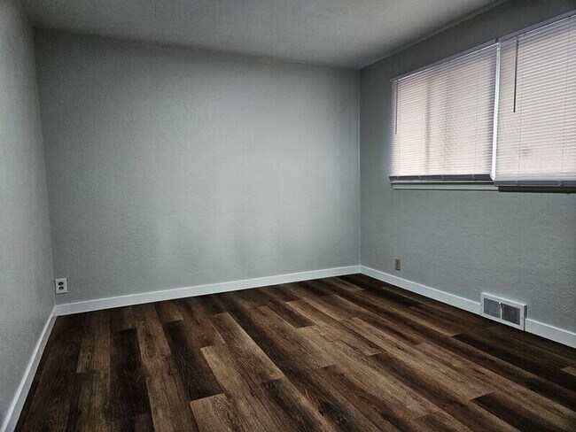 Foto del edificio - 1004 S 140th St