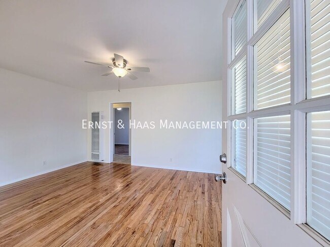 Foto del edificio - Beautifully Updated 2 Bedroom Home in Prim...