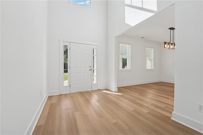 Foto del edificio - 2049 Chestnut Oak Trl
