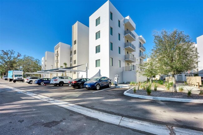 Foto del edificio - 1703 N Tamiami Trl