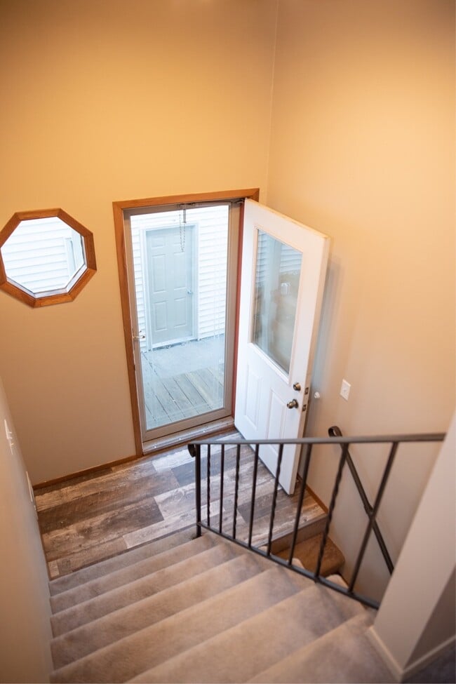 Building Photo - 10646 Hummingbird St NW