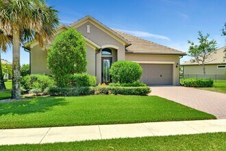 Building Photo - 3600 Siena Cir