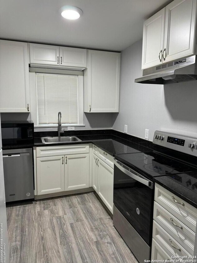 Foto principal - Charming 2-Bedroom Upstairs Unit in Alamo ...