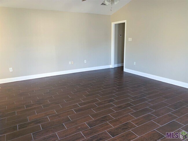Foto del edificio - 16321 Beech St