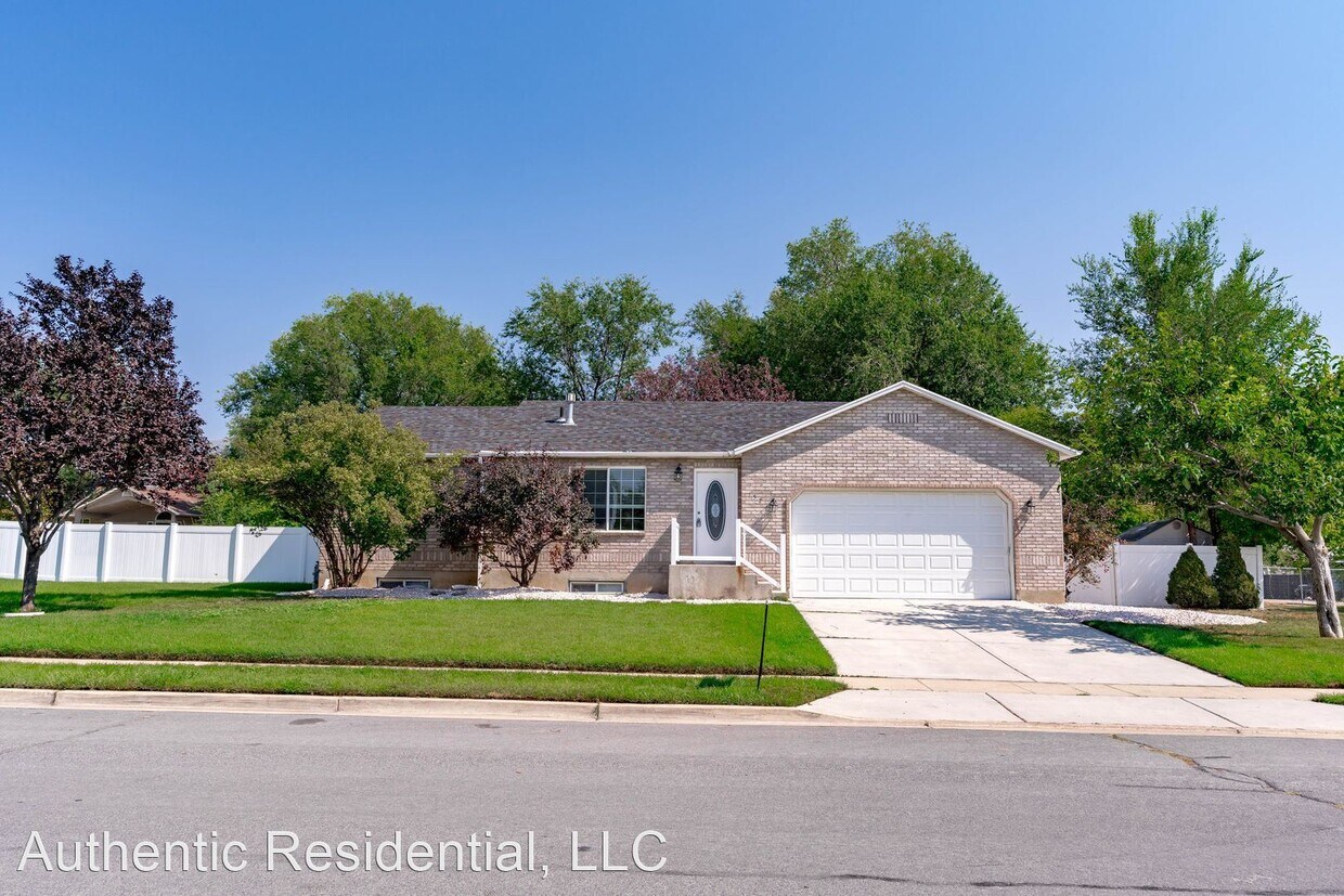 Foto principal - 6 br, 3 bath House - 152 N 700 W