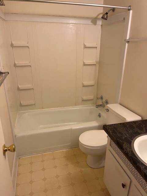 Building Photo - 501 Edwards Rd