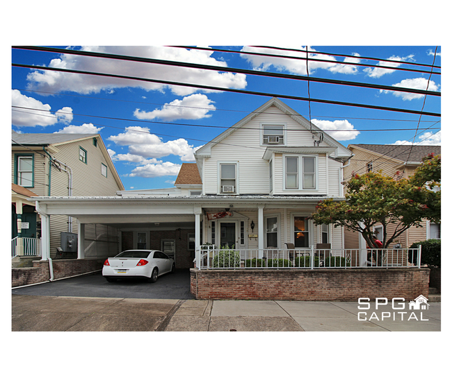 Building Photo - 58 E Stevens St