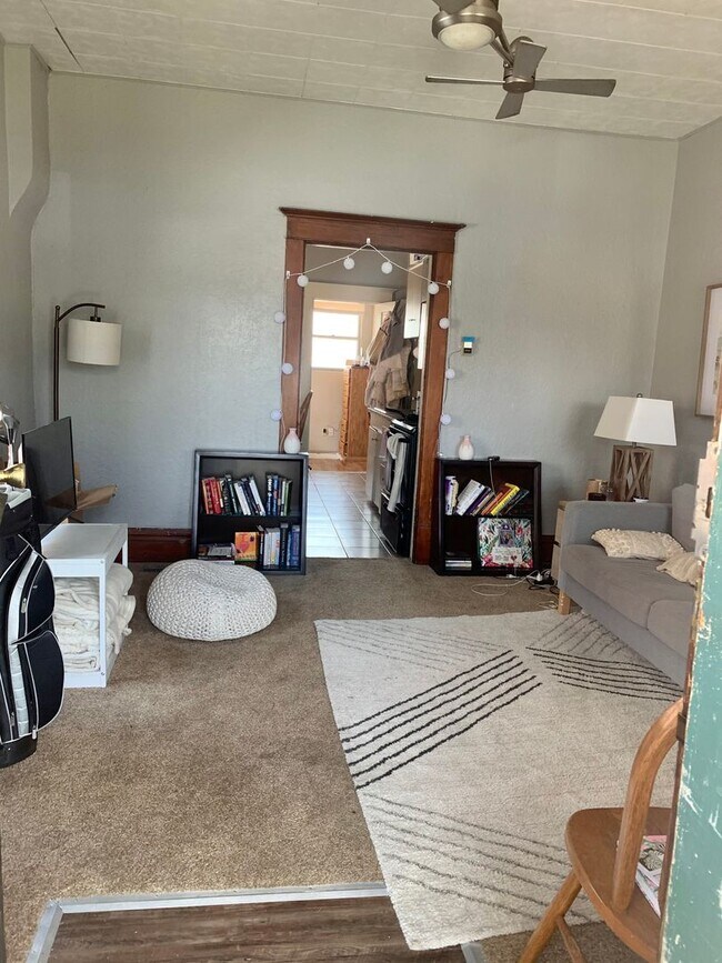 Building Photo - 1017 17th St