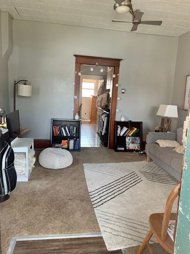 Building Photo - 1019 17th St