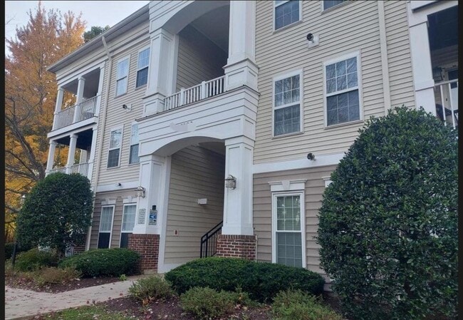 Building Photo - 13300-N KILMARNOCK WAY, 7-N