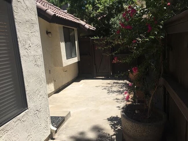 Foto del edificio - Large Updated 3/2 Condo