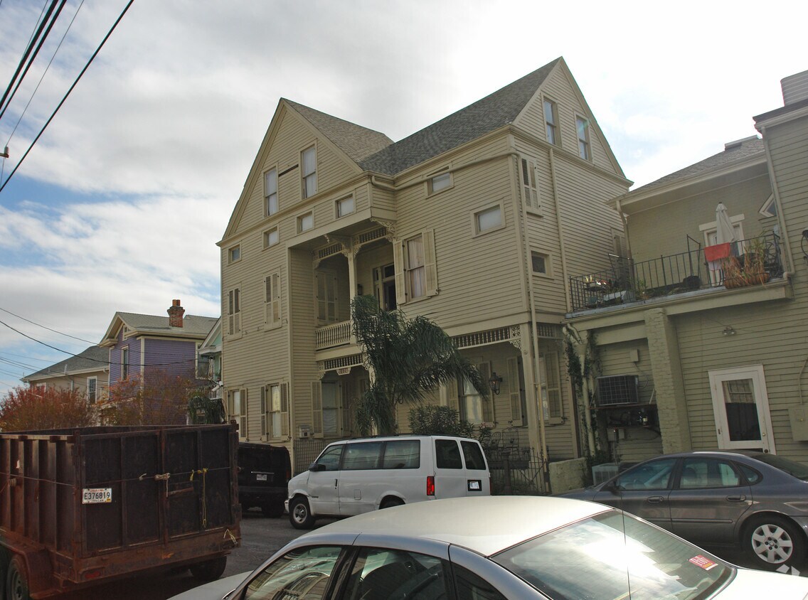 Building Photo - 1424 Thalia St