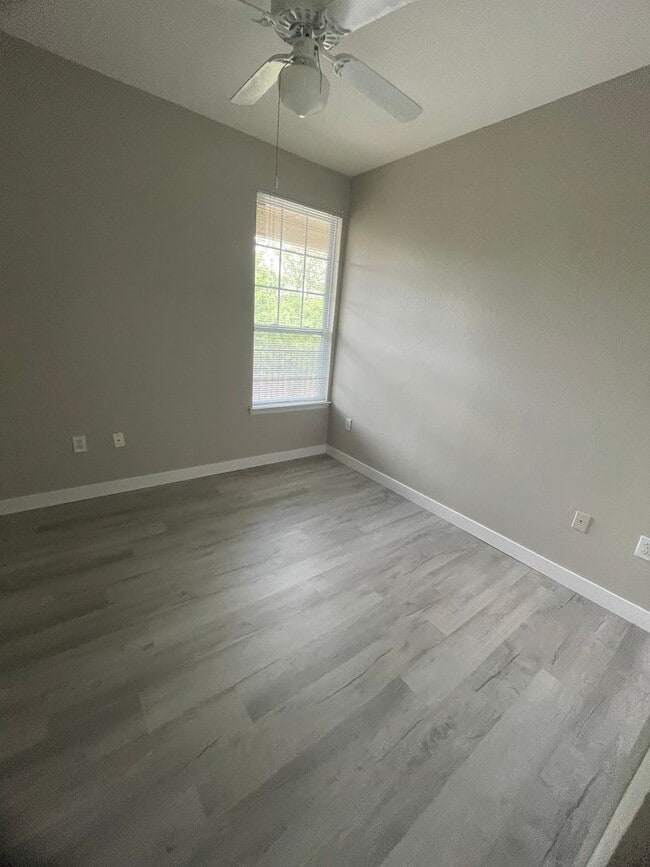 Building Photo - Condo for rent