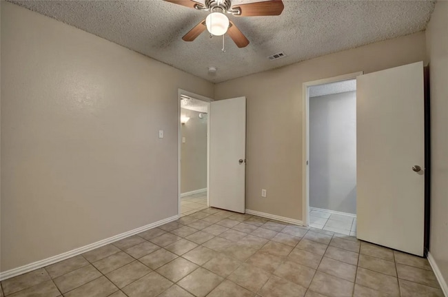 Building Photo - 1912 Bernice St