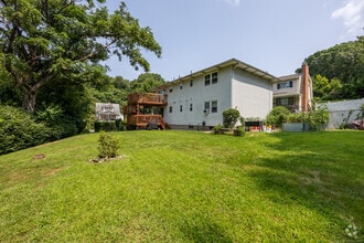 Building Photo - 24 Cedar Ave