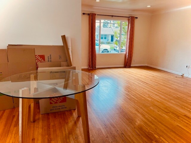 Dining Room/Living room - 4240 Irving Pl