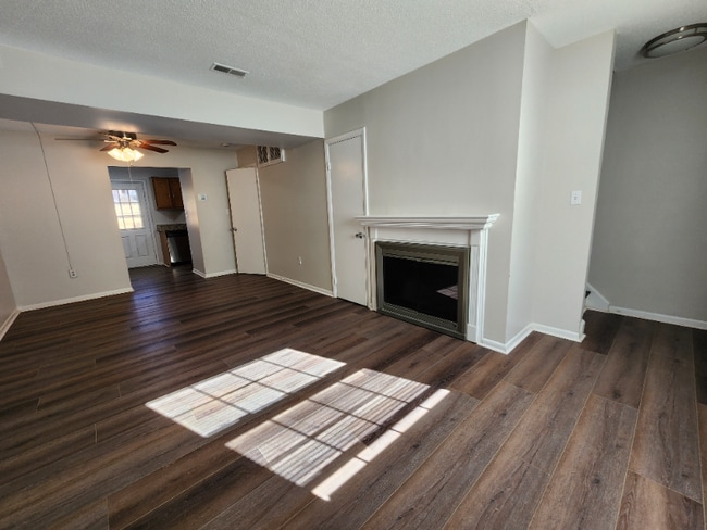 Building Photo - 12730 Woodside Ln