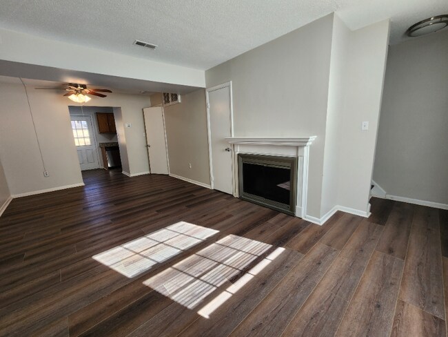 Foto del edificio - 12730 Woodside Ln