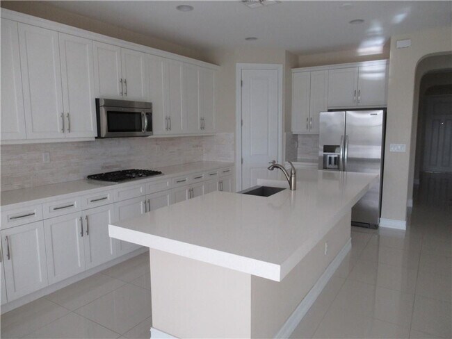 Foto del edificio - 8935 Watercrest Cir W