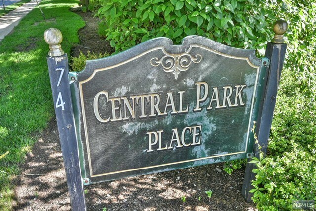 Primary Photo - 104 Central Pk Pl