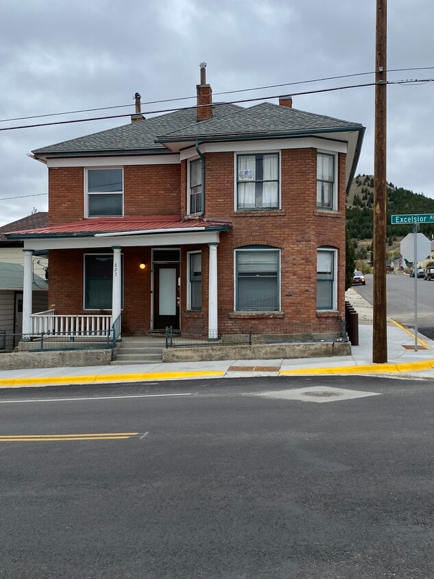Primary Photo - 827 N Excelsior Ave