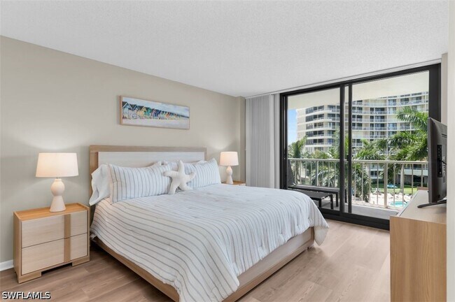 Building Photo - 440 Seaview Ct