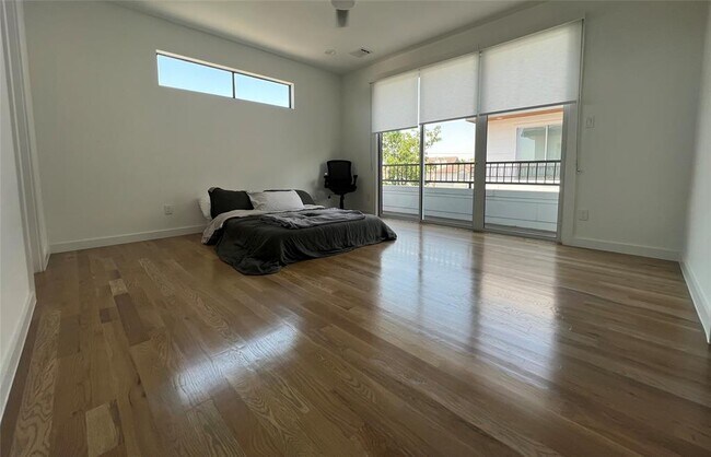 Foto del edificio - 733 W 21st St