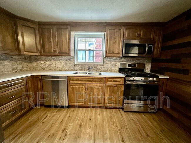 Building Photo - 533 Freeport Rd