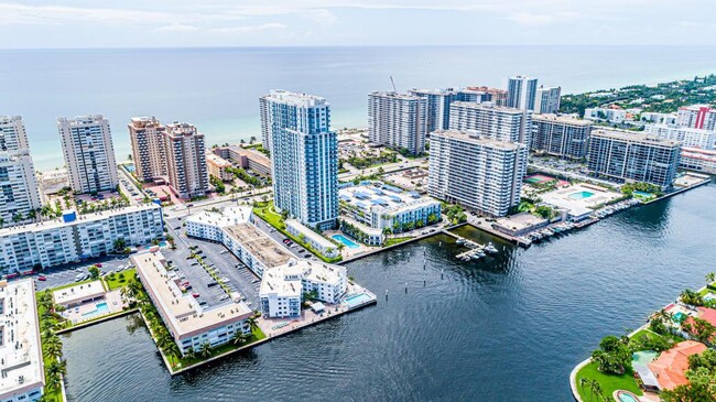 Building Photo - 1945 S Ocean Dr
