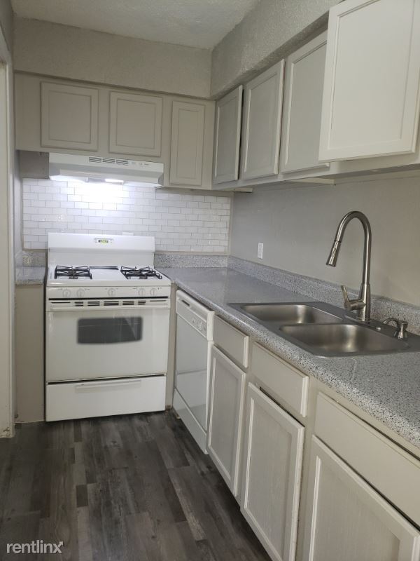 Building Photo - 2 br, 1 bath Townhome - 4812 Waldemar St