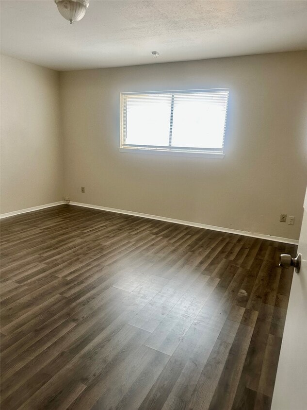 Building Photo - 812 Herkimer St