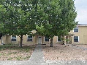 Building Photo - 218 E Broadview Dr