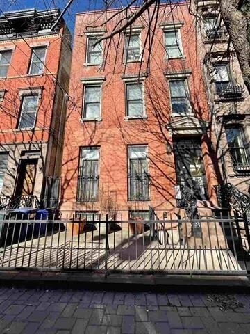 Foto principal - 916 Bloomfield St