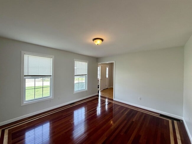 Foto del edificio - 8 Normandy Way