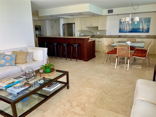 Building Photo - 5440 N Ocean Dr