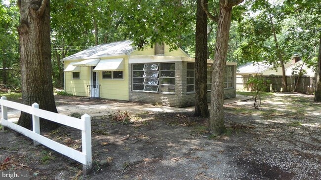 Building Photo - 135 Daffodil Rd