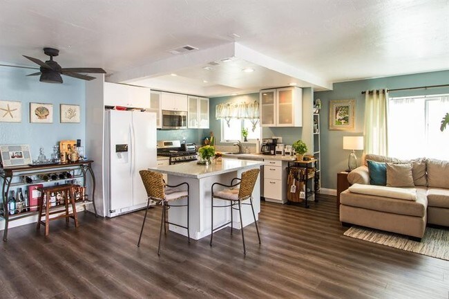 Building Photo - 128 46th St