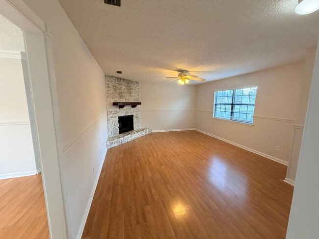 Building Photo - Beautiful Home in Valdosta, Ga!