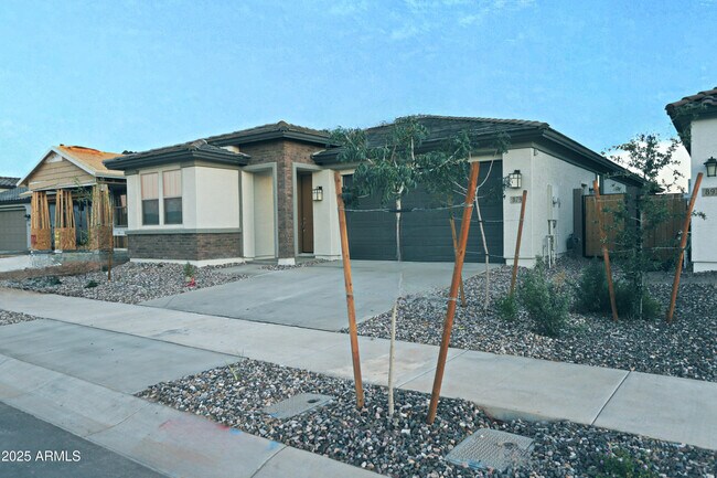 Foto del edificio - 879 W Finch Dr