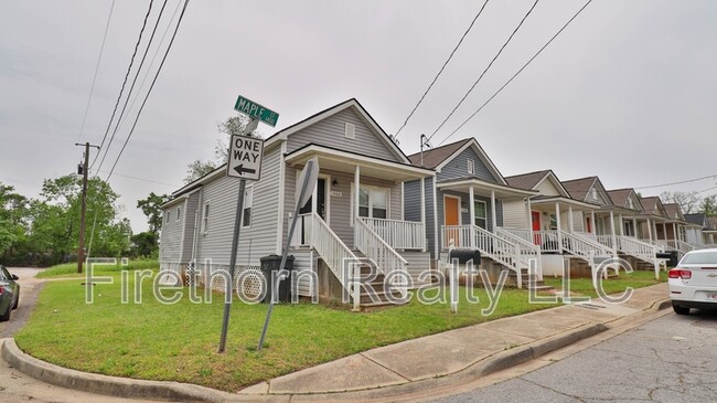 Building Photo - 1400 Maple St