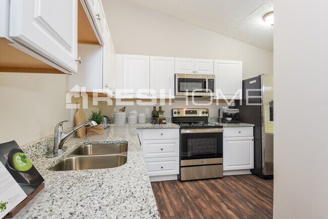 Foto del edificio - 4289 Westglen Rd