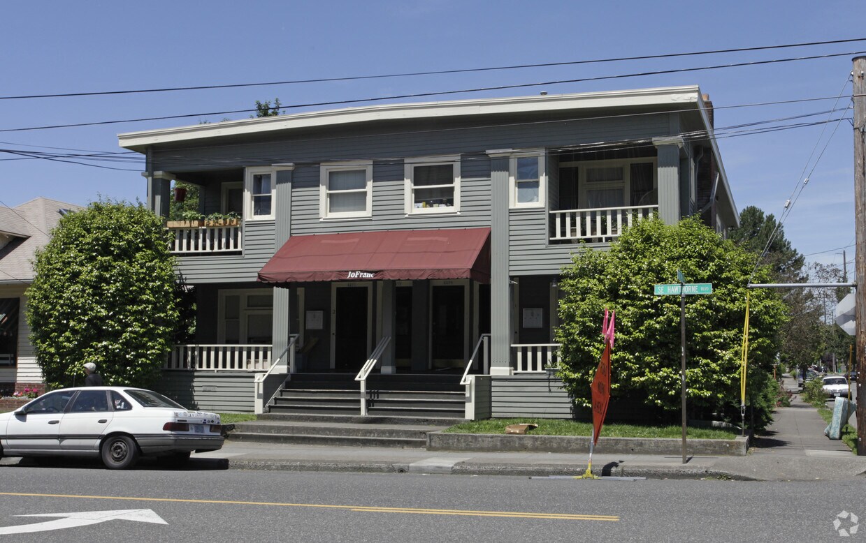 Primary Photo - 4431 SE Hawthorne Blvd