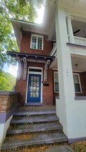 Building Photo - 148 W 6th St