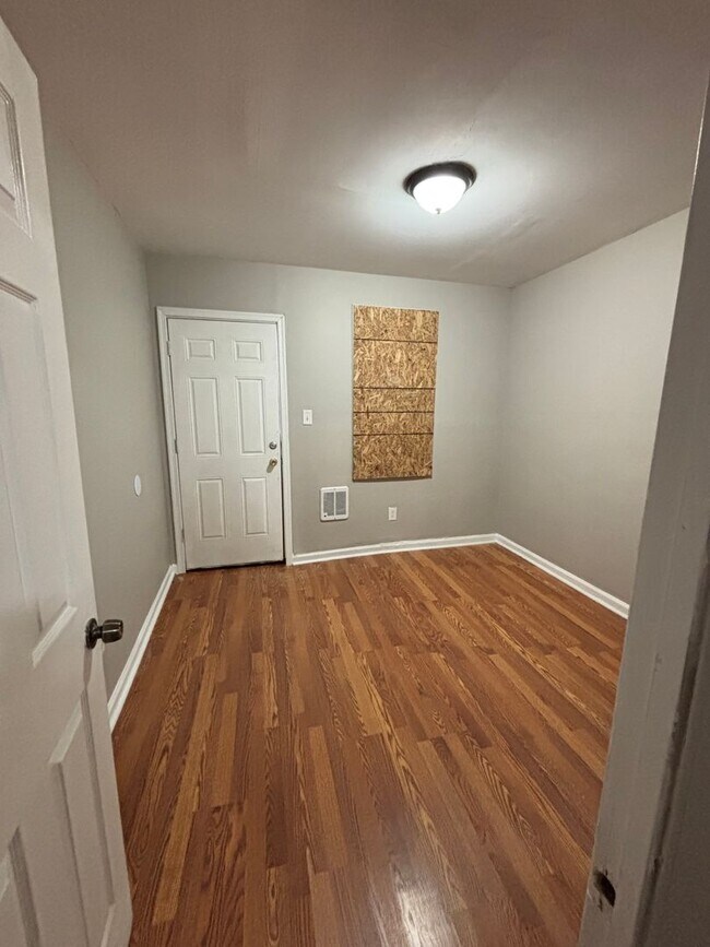 Foto del edificio - Spacious 3-Bedroom Single-Family Home in Kensington – Available Now