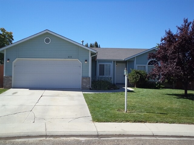 Primary Photo - 611 Hampton Cir