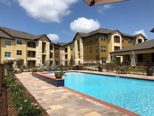 Piscina y casa club - The West Hill